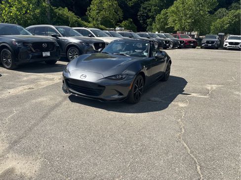 Used 2024 MAZDA MX-5 Miata Grand Touring w/ Appearance Package RWD image 2