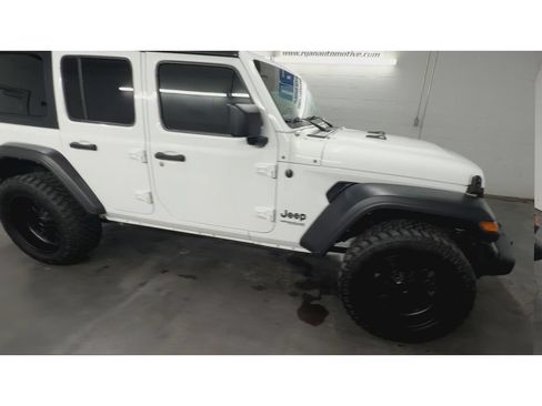 Used 2021 Jeep Wrangler Unlimited Sport AWD/4WD image 2