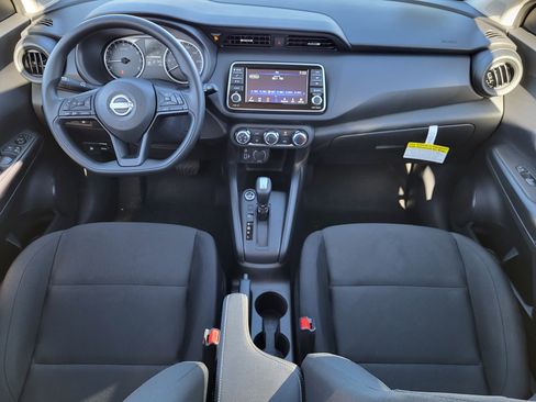 New 2025 Nissan Kicks Play S image 9