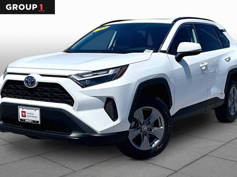 Certified 2022 Toyota RAV4 XLE w/ Convenience Package AWD/4WD image 1