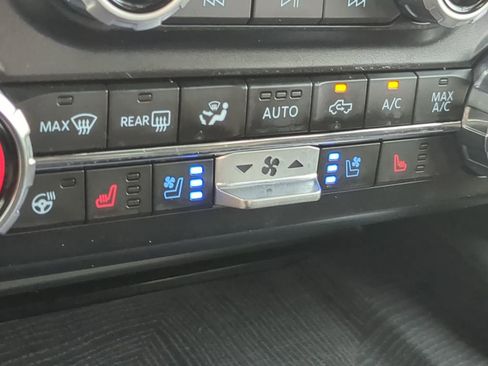 Used 2024 Ford F350 Platinum image 32