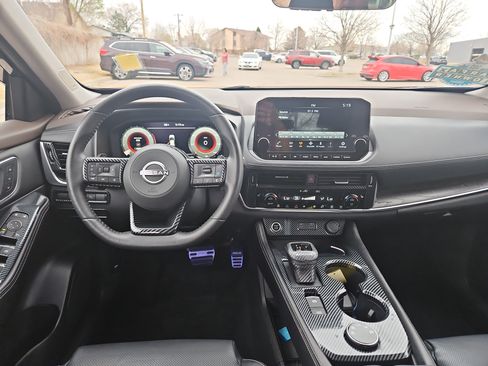 Used 2023 Nissan Rogue Platinum w/ Platinum Premium Package image 30