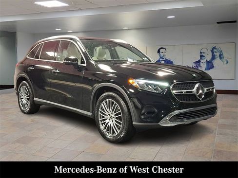 Certified 2025 Mercedes-Benz GLC 300 4MATIC image 1