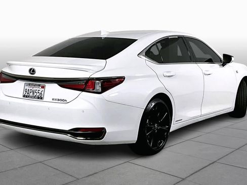 Used 2022 Lexus ES 300h F Sport image 12