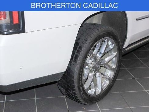 Used 2020 Cadillac Escalade Premium Luxury image 14