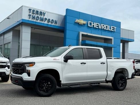 Used 2023 Chevrolet Silverado 1500 Custom Trail Boss AWD/4WD image 1