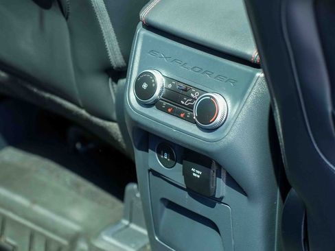 Used 2025 Ford Explorer ST AWD/4WD image 23
