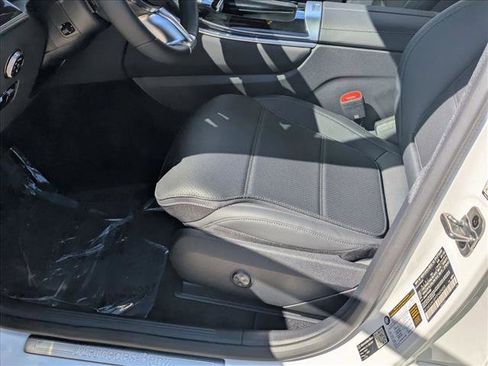 Certified 2026 Mercedes-Benz GLC 300 image 4