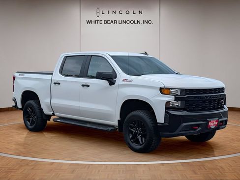 Used 2019 Chevrolet Silverado 1500 Custom Trail Boss w/ Custom Convenience Package AWD/4WD image 3