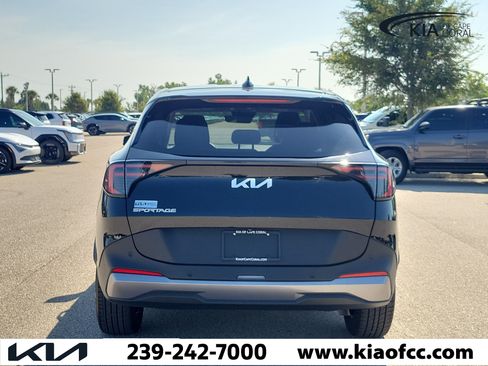 Used 2026 Kia Sportage EX FWD image 5