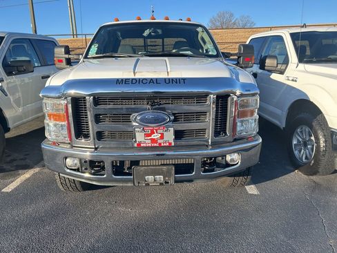 Used 2008 Ford F250 Lariat image 1