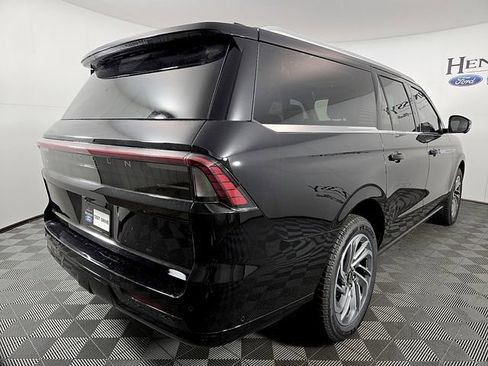 New 2025 Lincoln Navigator L Reserve AWD/4WD image 4