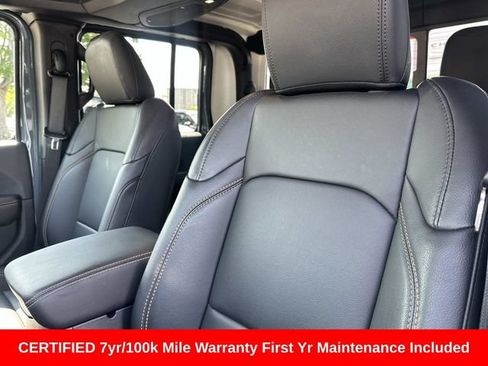 Certified 2025 Jeep Gladiator Mojave AWD/4WD image 18