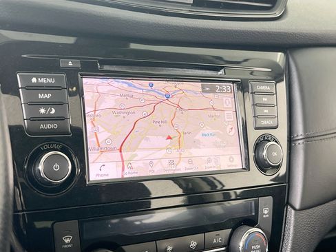 Used 2020 Nissan Rogue SL w/ Premium Package image 13