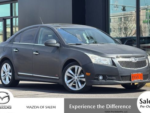 Used 2014 Chevrolet Cruze LTZ w/ Enhanced Safety Package FWD image 1