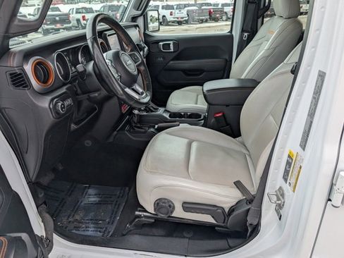 Used 2021 Jeep Gladiator Mojave image 2