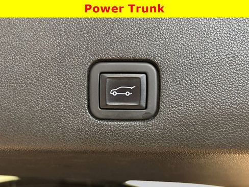 Used 2023 Cadillac XT6 Sport AWD/4WD image 36