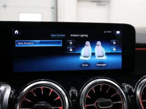 Used 2022 Mercedes-Benz GLB 35 AMG 4MATIC image 61