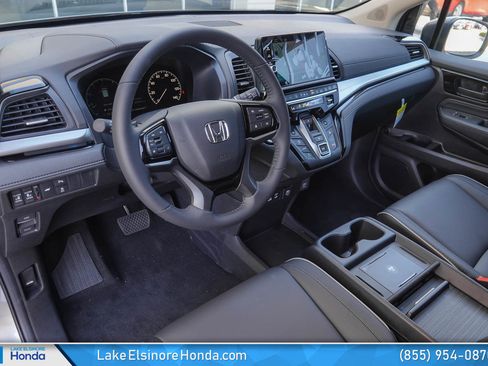 New 2026 Honda Odyssey Touring image 17