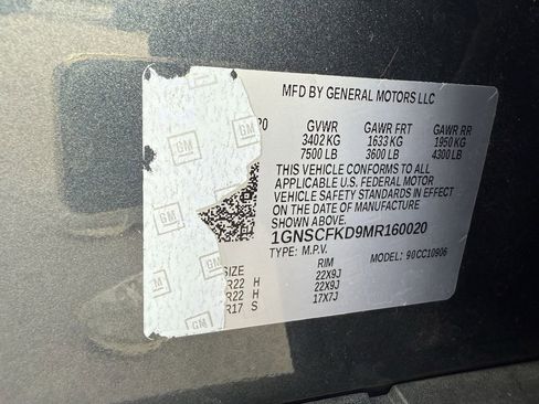 Used 2021 Chevrolet Suburban Premier w/ Premium Package image 28