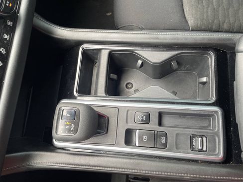 Used 2022 Nissan Pathfinder SV w/ SV Premium Package FWD image 22