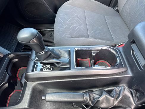 Used 2018 Toyota Tacoma TRD Sport AWD/4WD image 13