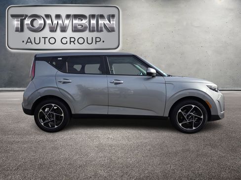 Certified 2025 Kia Soul EX image 3