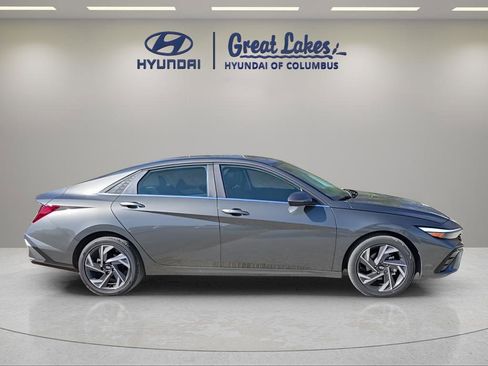 New 2026 Hyundai Elantra Limited FWD image 7