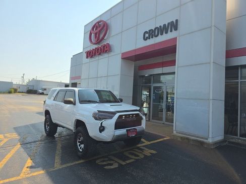 Used 2021 Toyota 4Runner TRD Off-Road Premium w/ Moonroof Package AWD/4WD image 1