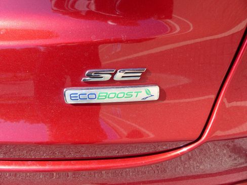Used 2020 Ford Fusion SE FWD image 10