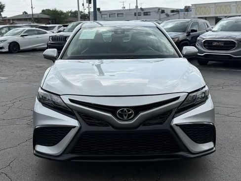 Used 2021 Toyota Camry SE FWD image 2