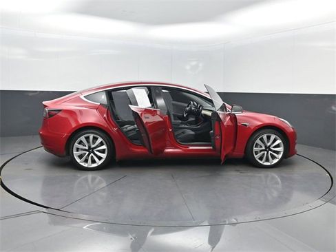 Used 2019 Tesla Model 3 Standard Range Plus image 37