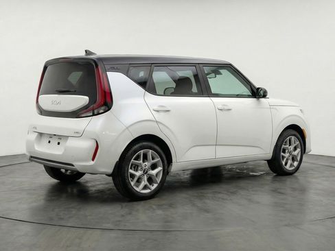 Used 2025 Kia Soul LX w/ LX Technology Package image 9