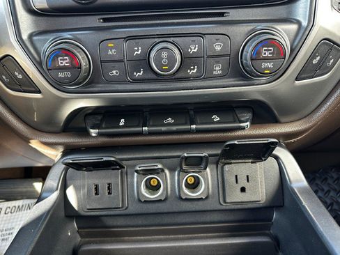 Used 2018 Chevrolet Silverado 1500 LTZ Z71 image 15