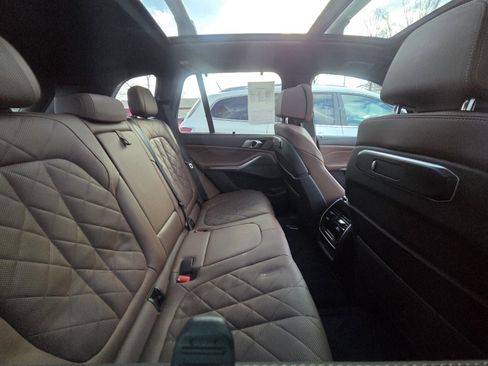 Used 2025 BMW X5 xDrive40i image 9