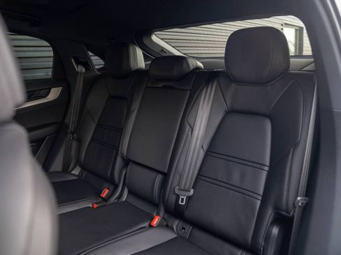 New 2026 Porsche Cayenne Base image 28