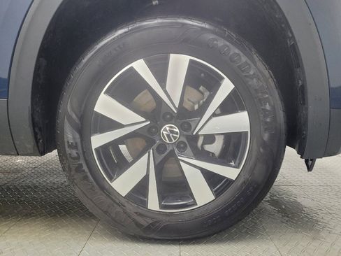 Used 2023 Volkswagen Atlas Cross Sport SE image 31