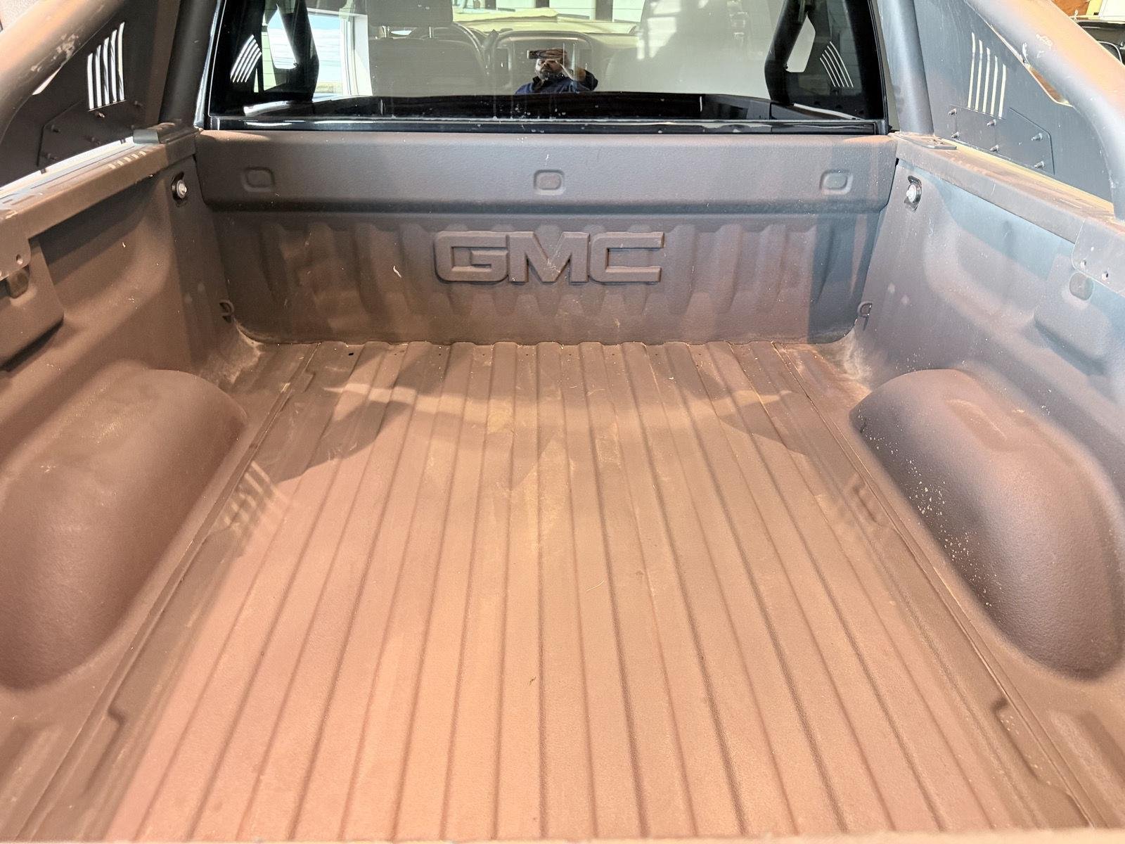 Used 2016 GMC Sierra 1500 SLT w/ All Terrain X Package AWD/4WD image 15