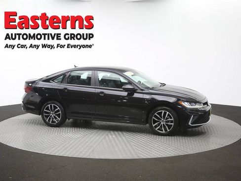 Used 2025 Volkswagen Jetta SE FWD image 47