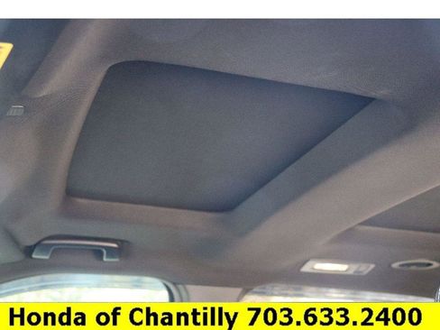 Used 2017 Ford Explorer Platinum image 19