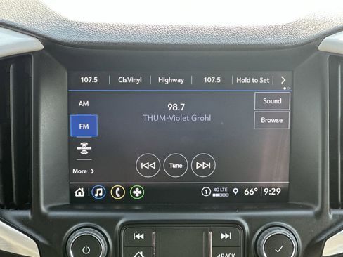 Used 2024 GMC Terrain SLT image 26