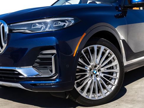 Used 2022 BMW X7 xDrive40i w/ Premium Package AWD/4WD image 10