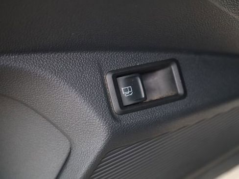 Used 2024 Volkswagen Taos SE FWD image 17