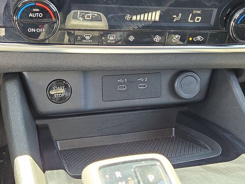 Used 2025 Nissan Rogue SV AWD/4WD image 30