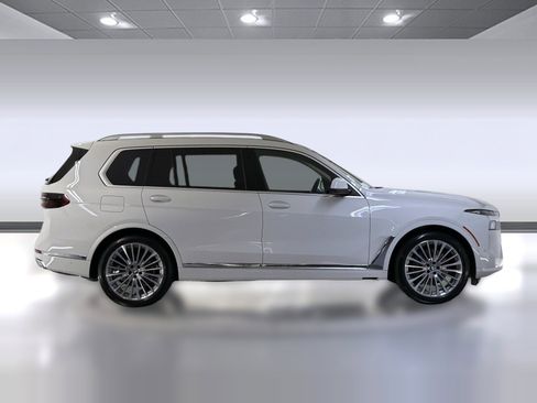New 2026 BMW X7 xDrive40i image 7