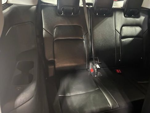 Used 2023 Nissan Pathfinder SL AWD/4WD image 25