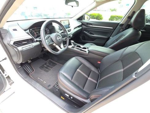 Used 2024 Nissan Altima 2.5 SR image 12