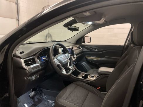 Used 2023 GMC Acadia SLE w/ Elevation Edition FWD image 4