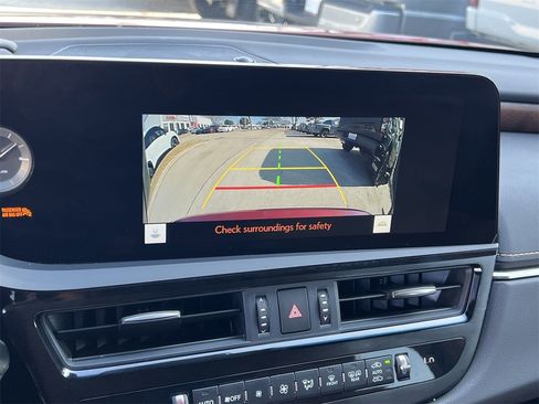 Used 2023 Lexus ES 300h w/ Premium Package image 17