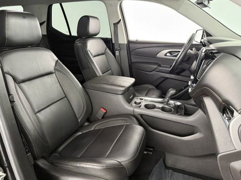 Used 2018 Chevrolet Traverse RS FWD image 17